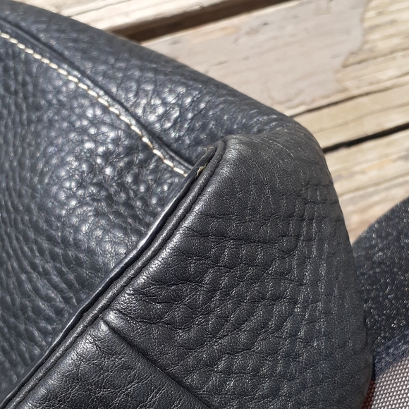 FIRM Coach Chelsea Black Pebble Leather Purse - Picture 8 of 8